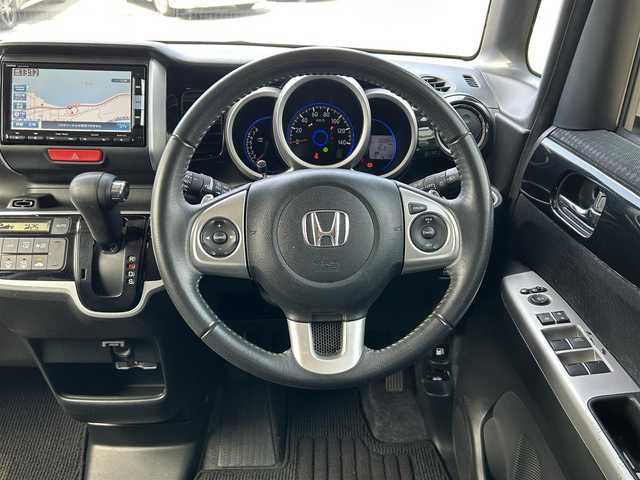 ホンダ Ｎ ＢＯＸ カスタム G ターボ Lパッケージ 島根県 2015(平27)年 6.9万km プレミアムホワイトパールⅡ CTBA/純正ナビ/CD/DVD/DTV/Bluetooth/バックカメラ/両側パワースライドドア/クルーズコントロール/ETC/ステアリングスイッチ/パドルシフト/HIDオートライト/純正フロアマット/ドアバイザー/純正アルミホイール/スマートキー/プッシュスタート