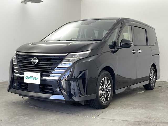 日産 セレナ e－パワー ハイウェイスター V 兵庫県 2023(令5)年 4.8万km ダイヤモンドブラック ・社外9インチフローティングナビ（フルセグ・BT・DVD）/・アルパイン製12.8インチフリップダウンモニター/・デジタルインナーミラー/・両側パワースライドドア/・BSM/・前後ドライブレコーダー/・電動パーキングブレーキ/・オートホールド/・シートヒーター/・ステアリングヒーター/・純正16インチアルミホイール/・純正フロアマット/・前後コーナーセンサー/・LEDオートライト/・フォグランプ/・インテリジェント エマージェンシーブレーキ/・インテリジェント BSI (後側方衝突防止支援システム)/・インテリジェント LI (車線逸脱防止支援システム)/・プロパイロット/・踏み間違い衝突防止アシスト/・インテリジェント アラウンドビューモニター/・標識検知機能/・VDC (ビークルダイナミクスコントロール)/・インテリジェント オートライトシステム/・車両接近通報装置/・ハイビームアシスト/・スマートキー/・スペアキー/・プッシュスタート