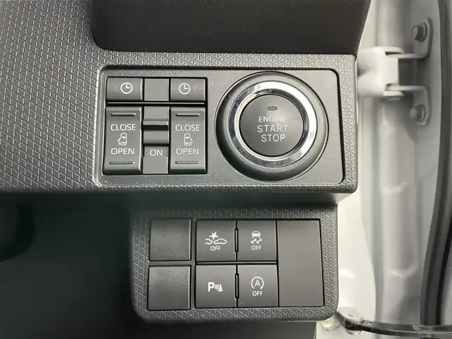 ダイハツ タント カスタム X 岡山県 2023(令5)年 1.3万km シャイニングホワイトパール 純正９型ディスプレイオーディオ　/【BT/HDMI接続/フルセグ/Carplay】/両側パワースライドドア　/シートヒーター　/ＬＥＤヘッドライト　/ＥＴＣ　/バックカメラ　　/コーナーセンサー前後/オートハイビーム　/アイドリングストップ/踏み間違い防止/オートブレーキホールド/後席サンシェイド/ステアリングスイッチ/ドアバイザー/新車保証書/取扱説明書/スペアキー×1