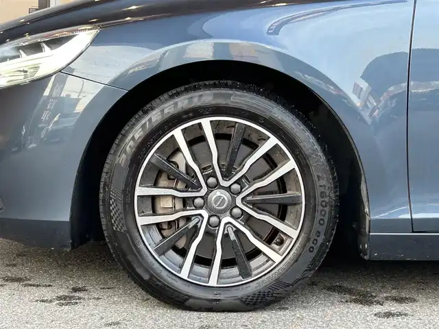 ボルボ Ｖ４０ T3 タックエディション 福岡県 2019(平31)年 3.5万km デニムブルーメタリック ナビ　/バックカメラ　/コーナーセンサー　/ＣＤ／ＤＶＤ　/ＡＣＣ　/ＢＳＭ　/レーンキープ　/衝突軽減Ｂ　/ハーフレザーシート　/シートヒーター　/スマートキー　/ＬＥＤヘッドライト　/純正１６インチＡＷ　/ＥＴＣ