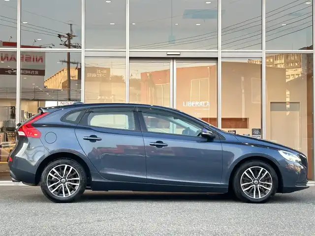 ボルボ Ｖ４０ T3 タックエディション 福岡県 2019(平31)年 3.5万km デニムブルーメタリック ナビ　/バックカメラ　/コーナーセンサー　/ＣＤ／ＤＶＤ　/ＡＣＣ　/ＢＳＭ　/レーンキープ　/衝突軽減Ｂ　/ハーフレザーシート　/シートヒーター　/スマートキー　/ＬＥＤヘッドライト　/純正１６インチＡＷ　/ＥＴＣ