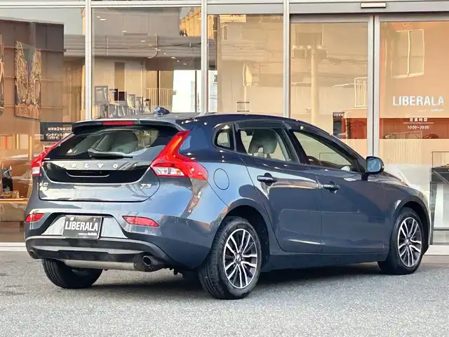 ボルボ Ｖ４０ T3 タックエディション 福岡県 2019(平31)年 3.5万km デニムブルーメタリック ナビ　/バックカメラ　/コーナーセンサー　/ＣＤ／ＤＶＤ　/ＡＣＣ　/ＢＳＭ　/レーンキープ　/衝突軽減Ｂ　/ハーフレザーシート　/シートヒーター　/スマートキー　/ＬＥＤヘッドライト　/純正１６インチＡＷ　/ＥＴＣ
