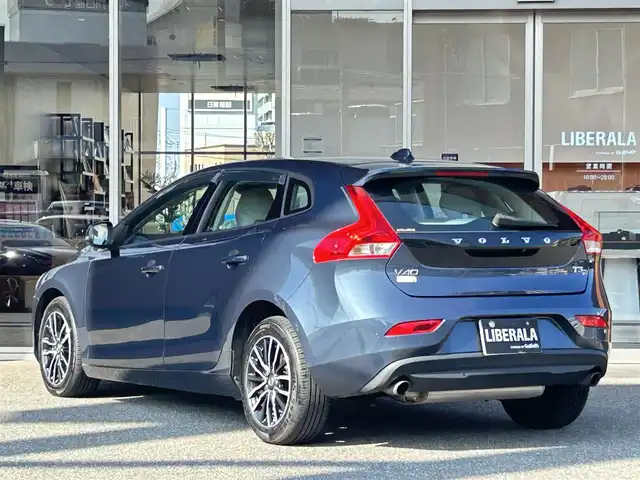 ボルボ Ｖ４０ T3 タックエディション 福岡県 2019(平31)年 3.5万km デニムブルーメタリック ナビ　/バックカメラ　/コーナーセンサー　/ＣＤ／ＤＶＤ　/ＡＣＣ　/ＢＳＭ　/レーンキープ　/衝突軽減Ｂ　/ハーフレザーシート　/シートヒーター　/スマートキー　/ＬＥＤヘッドライト　/純正１６インチＡＷ　/ＥＴＣ