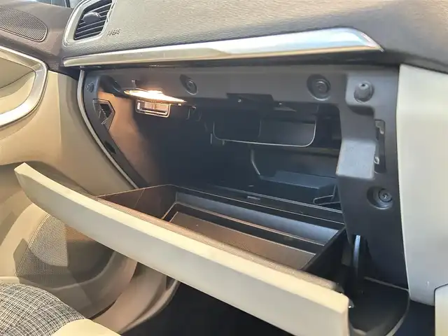 ボルボ Ｖ４０ T3 タックエディション 福岡県 2019(平31)年 3.5万km デニムブルーメタリック ナビ　/バックカメラ　/コーナーセンサー　/ＣＤ／ＤＶＤ　/ＡＣＣ　/ＢＳＭ　/レーンキープ　/衝突軽減Ｂ　/ハーフレザーシート　/シートヒーター　/スマートキー　/ＬＥＤヘッドライト　/純正１６インチＡＷ　/ＥＴＣ