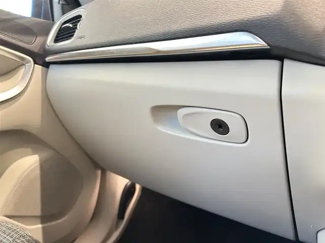 ボルボ Ｖ４０ T3 タックエディション 福岡県 2019(平31)年 3.5万km デニムブルーメタリック ナビ　/バックカメラ　/コーナーセンサー　/ＣＤ／ＤＶＤ　/ＡＣＣ　/ＢＳＭ　/レーンキープ　/衝突軽減Ｂ　/ハーフレザーシート　/シートヒーター　/スマートキー　/ＬＥＤヘッドライト　/純正１６インチＡＷ　/ＥＴＣ