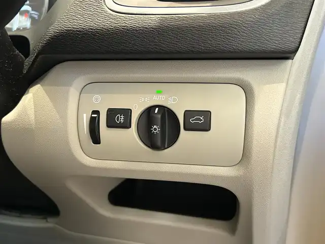 ボルボ Ｖ４０ T3 タックエディション 福岡県 2019(平31)年 3.5万km デニムブルーメタリック ナビ　/バックカメラ　/コーナーセンサー　/ＣＤ／ＤＶＤ　/ＡＣＣ　/ＢＳＭ　/レーンキープ　/衝突軽減Ｂ　/ハーフレザーシート　/シートヒーター　/スマートキー　/ＬＥＤヘッドライト　/純正１６インチＡＷ　/ＥＴＣ