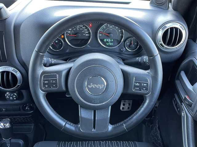 クライスラー・ジープ ジープ ラングラー アンリミテッド サハラ 道央・札幌 2012(平24)年 7.3万km ブラックフォレストグリーン ４WD/社外メモリーナビ/CD/DVD/BT/フルセグ/横滑り防止装置/クルーズコントロール/バックカメラ/サイドカメラ/ETC/トランスファレバー/ドライブレコーダー/革巻きステアリング/ステアリングリモコン/MTモード付AT/リモコンキー/ハロゲンヘッドライト/オートライト/フォグランプ/ヘッドライトレベライザー/ヒーテッドドアミラー/スペアキー/純正AW付冬タイヤ積込/265/65/R17/2019年/山8mm