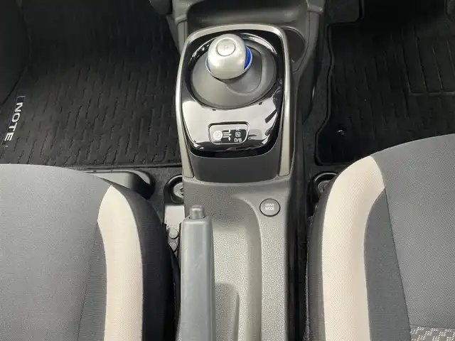 日産 ノート e－パワー X 山梨県 2018(平30)年 1.5万km プレミアムコロナオレンジ 純正メモリナビ(MJ117D-W)/純正CD/Bluetooth接続/フルセグTV/バックカメラ/ETC/エマージェンシーブレーキ/車線逸脱抑制機能/ステアリングスイッチ/スペアキー/取扱説明書/保証書