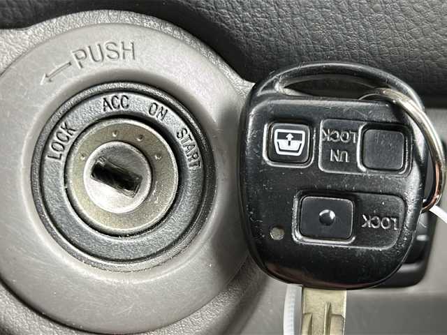 トヨタ ハイラックス サーフ SSR－X LTD 60thSPL 宮城県 2006(平18)年 13.9万km 青Ｍ 禁煙車/純正HDDナビ/・CD.DVD.AUX/バックカメラ/AC100V充電/ETC/オートライト/オートエアコン/社外17インチアルミホイール/純正フロアマット/リモコンキー2個/保証書・取説あり