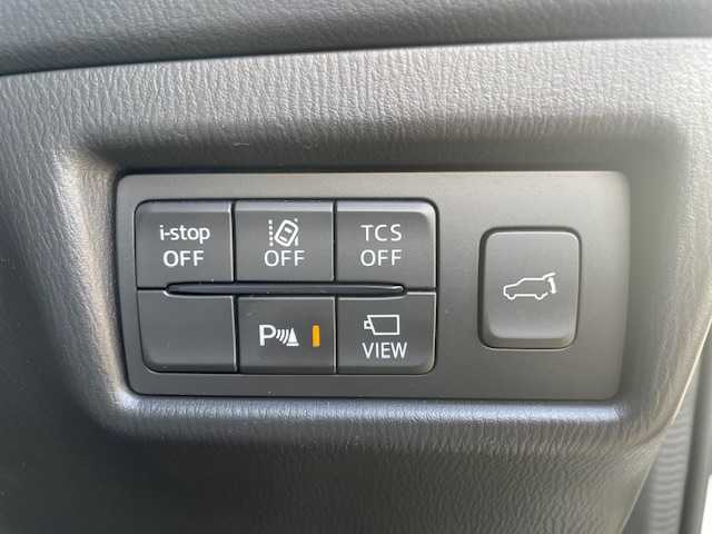 マツダ ＣＸ－５ XD Lパッケージ 三重県 2017(平29)年 13.5万km スノーフレイクホワイトパールマイカ メーカーオプション/・地デジTV/CD/DVD/アドバンスドスマートシティブレーキサポート/後退時スマートシティブレーキサポート/誤発進抑制制御/スマートブレーキサポート/レーダークルーズコントロール/ブラインドスポットモニタリング/車線逸脱警報システム/レーンキープアシストシステム/リアパーキングセンサー/ドライバーアテンションアラート/純正SDナビ/フルセグTV/【CD/DVD/Bluetooth/USB/AUX】/サイド/バックカメラ/ETC/ドライブレコーダー/ヘッドアップディスプレイ/パワーバックドア/レザーシート/全席シートヒーター/D/N席パワーシート/オートライト/アダプティブLEDヘッドランプ/シグネチャーLEDランプ/フロントフォグランプ/225/55R19インチ純正AW/プッシュスタート/スマートキー/スペアキー/純正フロアマット