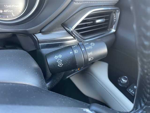 マツダ ＣＸ－５ XD Lパッケージ 三重県 2017(平29)年 13.5万km スノーフレイクホワイトパールマイカ メーカーオプション/・地デジTV/CD/DVD/アドバンスドスマートシティブレーキサポート/後退時スマートシティブレーキサポート/誤発進抑制制御/スマートブレーキサポート/レーダークルーズコントロール/ブラインドスポットモニタリング/車線逸脱警報システム/レーンキープアシストシステム/リアパーキングセンサー/ドライバーアテンションアラート/純正SDナビ/フルセグTV/【CD/DVD/Bluetooth/USB/AUX】/サイド/バックカメラ/ETC/ドライブレコーダー/ヘッドアップディスプレイ/パワーバックドア/レザーシート/全席シートヒーター/D/N席パワーシート/オートライト/アダプティブLEDヘッドランプ/シグネチャーLEDランプ/フロントフォグランプ/225/55R19インチ純正AW/プッシュスタート/スマートキー/スペアキー/純正フロアマット