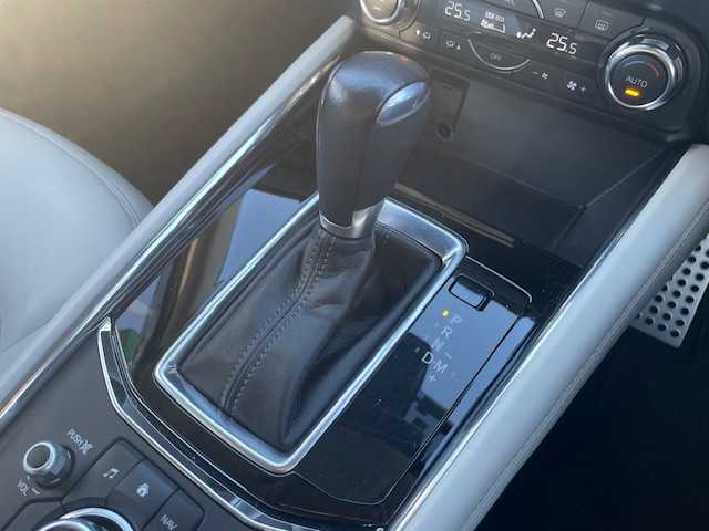 マツダ ＣＸ－５ XD Lパッケージ 三重県 2017(平29)年 13.5万km スノーフレイクホワイトパールマイカ メーカーオプション/・地デジTV/CD/DVD/アドバンスドスマートシティブレーキサポート/後退時スマートシティブレーキサポート/誤発進抑制制御/スマートブレーキサポート/レーダークルーズコントロール/ブラインドスポットモニタリング/車線逸脱警報システム/レーンキープアシストシステム/リアパーキングセンサー/ドライバーアテンションアラート/純正SDナビ/フルセグTV/【CD/DVD/Bluetooth/USB/AUX】/サイド/バックカメラ/ETC/ドライブレコーダー/ヘッドアップディスプレイ/パワーバックドア/レザーシート/全席シートヒーター/D/N席パワーシート/オートライト/アダプティブLEDヘッドランプ/シグネチャーLEDランプ/フロントフォグランプ/225/55R19インチ純正AW/プッシュスタート/スマートキー/スペアキー/純正フロアマット