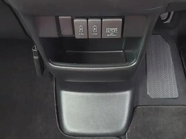 ホンダ Ｎ ＢＯＸ スラッシュ G Lインテリアカラーパッケージ 東京都 2016(平28)年 5.3万km クリスタルブラックパール ダイナースタイル/あんしんパッケージ/・シティブレーキアクティブシステム/・サイドエアバッグ/・カーテンエアバッグ/モード切替ステアリング/プッシュスタート/純正ナビ/フルセグTV/バックカメラ/ETC/ドライブレコーダー/赤革シート/ベンチシート/HIDヘッドライト/オートライト/ドアバイザー/スマートキー