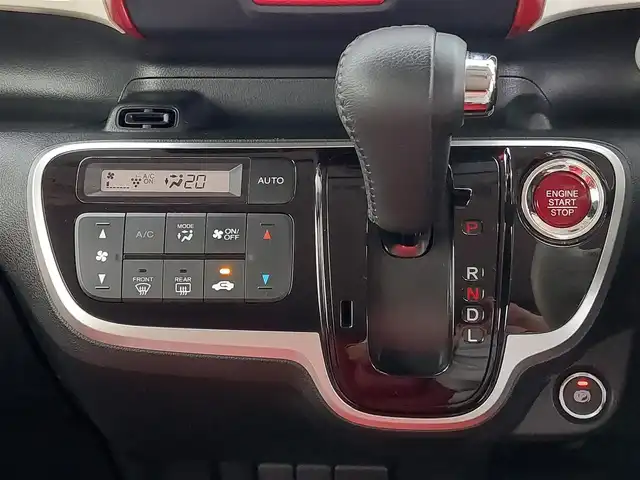 ホンダ Ｎ ＢＯＸ スラッシュ G Lインテリアカラーパッケージ 東京都 2016(平28)年 5.3万km クリスタルブラックパール ダイナースタイル/あんしんパッケージ/・シティブレーキアクティブシステム/・サイドエアバッグ/・カーテンエアバッグ/モード切替ステアリング/プッシュスタート/純正ナビ/フルセグTV/バックカメラ/ETC/ドライブレコーダー/赤革シート/ベンチシート/HIDヘッドライト/オートライト/ドアバイザー/スマートキー