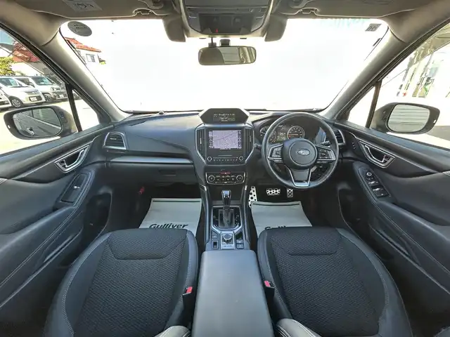 スバル フォレスター ハイブリッド アドバンス 山形県 2018(平30)年 8万km クリスタルブラックシリカ 禁煙車/4WD/純正SDナビ/・TV/AM/FM/DVD/Bluetooth/全車速追従機能クルーズコントロール/アクティブレーンキープアシスト/プリクラッシュブレーキ/先行車発進お知らせ/AT誤発進抑制制御/車線逸脱警報/横滑り防止装置/LEDヘッドライト/オートライト/フロントフォグランプ/ドライブレコーダー/電動パーキングブレーキ/ハーフレザーシート/パワーシート（D/N席）/シートヒーター（D/N席）/純正フロアマット/純正ドアバイザー/ETC