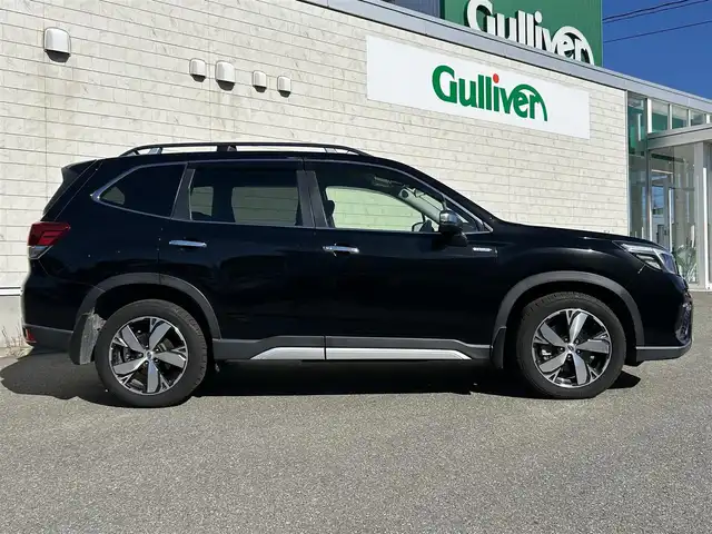 スバル フォレスター ハイブリッド アドバンス 山形県 2018(平30)年 8万km クリスタルブラックシリカ 禁煙車/4WD/純正SDナビ/・TV/AM/FM/DVD/Bluetooth/全車速追従機能クルーズコントロール/アクティブレーンキープアシスト/プリクラッシュブレーキ/先行車発進お知らせ/AT誤発進抑制制御/車線逸脱警報/横滑り防止装置/LEDヘッドライト/オートライト/フロントフォグランプ/ドライブレコーダー/電動パーキングブレーキ/ハーフレザーシート/パワーシート（D/N席）/シートヒーター（D/N席）/純正フロアマット/純正ドアバイザー/ETC