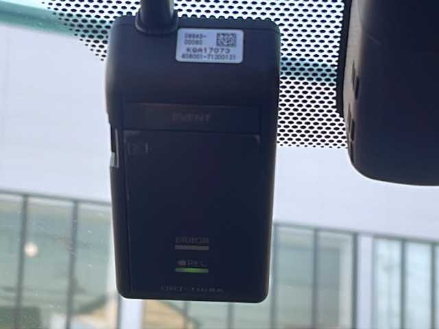 トヨタ プリウス ＰＨＶ A ユーティリティプラス 茨城県 2018(平30)年 1.9万km シルバーM 純正SDナビ/(Bluetooth/USB/バックカメラ/フルセグTV)/トヨタセーフティセンス/　プリクラッシュブレーキ/　レーンアシスト/　オートマチックハイビーム/アダプティブクルーズコントロール/パーキングアシスト/シートヒーター/ETC2.0/横滑り防止装置/コーナーセンサー/LEDオートライト/アイドリングストップ/スマートキー/プッシュスタート/冷房AAC/ドライブレコーダー/純正フロアマット/15インチ純正アルミホイール