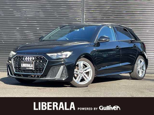 アウディ Ａ１ SB 25TFSI Sライン 静岡県 2021(令3)年 2.5万km ミトスブラックメタリック コンビニエンスパッケージ/・アドバンストキー/・リヤビューカメラ/・アウディパーキングシステム/・デラックスオートマチックエアコンディショナー/・シートヒーター/MMIナビ/(Bluetooth/USB/フルセグ/AM/FM)/ACC/ブラインドスポットモニター/バックカメラ/LEDライト/ETC2.0/純正17インチアルミホイール/ドライブレコーダー/純正フロアマット/取扱説明書