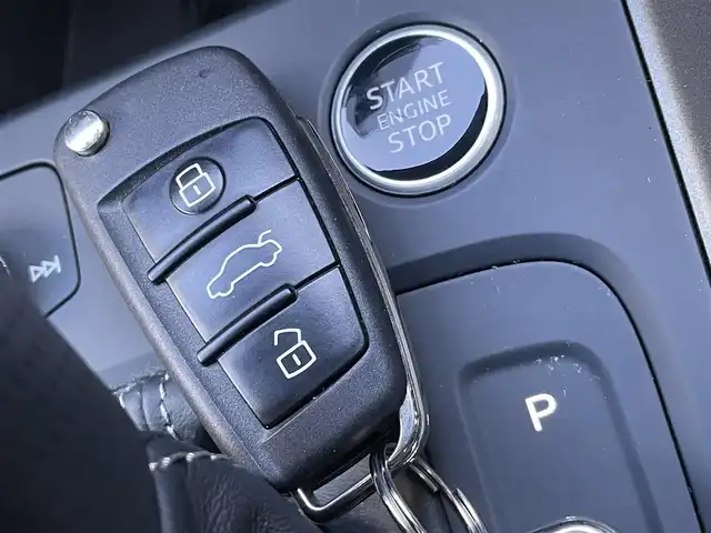 アウディ Ａ１ SB 25TFSI Sライン 静岡県 2021(令3)年 2.5万km ミトスブラックメタリック コンビニエンスパッケージ/・アドバンストキー/・リヤビューカメラ/・アウディパーキングシステム/・デラックスオートマチックエアコンディショナー/・シートヒーター/MMIナビ/(Bluetooth/USB/フルセグ/AM/FM)/ACC/ブラインドスポットモニター/バックカメラ/LEDライト/ETC2.0/純正17インチアルミホイール/ドライブレコーダー/純正フロアマット/取扱説明書