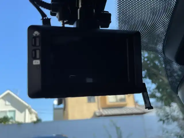 アウディ Ａ１ SB 25TFSI Sライン 静岡県 2021(令3)年 2.5万km ミトスブラックメタリック コンビニエンスパッケージ/・アドバンストキー/・リヤビューカメラ/・アウディパーキングシステム/・デラックスオートマチックエアコンディショナー/・シートヒーター/MMIナビ/(Bluetooth/USB/フルセグ/AM/FM)/ACC/ブラインドスポットモニター/バックカメラ/LEDライト/ETC2.0/純正17インチアルミホイール/ドライブレコーダー/純正フロアマット/取扱説明書