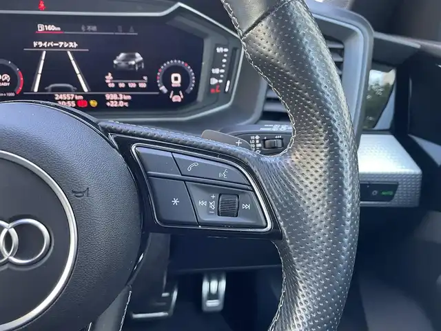 アウディ Ａ１ SB 25TFSI Sライン 静岡県 2021(令3)年 2.5万km ミトスブラックメタリック コンビニエンスパッケージ/・アドバンストキー/・リヤビューカメラ/・アウディパーキングシステム/・デラックスオートマチックエアコンディショナー/・シートヒーター/MMIナビ/(Bluetooth/USB/フルセグ/AM/FM)/ACC/ブラインドスポットモニター/バックカメラ/LEDライト/ETC2.0/純正17インチアルミホイール/ドライブレコーダー/純正フロアマット/取扱説明書