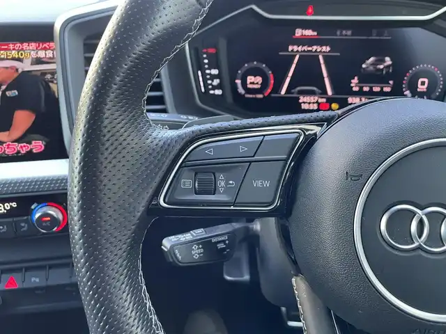 アウディ Ａ１ SB 25TFSI Sライン 静岡県 2021(令3)年 2.5万km ミトスブラックメタリック コンビニエンスパッケージ/・アドバンストキー/・リヤビューカメラ/・アウディパーキングシステム/・デラックスオートマチックエアコンディショナー/・シートヒーター/MMIナビ/(Bluetooth/USB/フルセグ/AM/FM)/ACC/ブラインドスポットモニター/バックカメラ/LEDライト/ETC2.0/純正17インチアルミホイール/ドライブレコーダー/純正フロアマット/取扱説明書