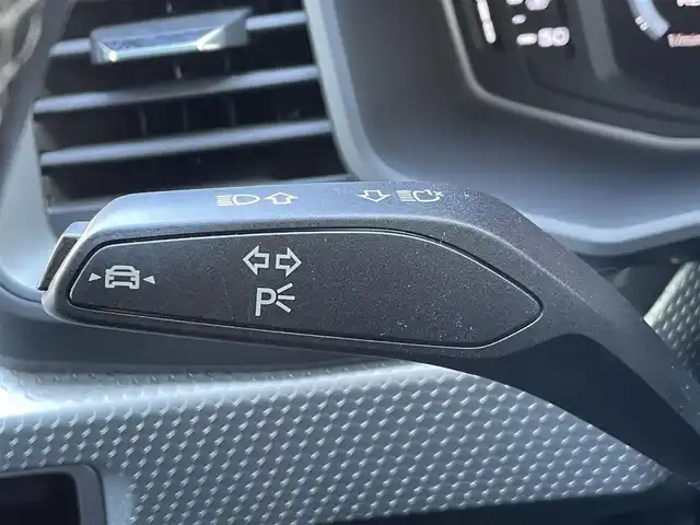 アウディ Ａ１ SB 25TFSI Sライン 静岡県 2021(令3)年 2.5万km ミトスブラックメタリック コンビニエンスパッケージ/・アドバンストキー/・リヤビューカメラ/・アウディパーキングシステム/・デラックスオートマチックエアコンディショナー/・シートヒーター/MMIナビ/(Bluetooth/USB/フルセグ/AM/FM)/ACC/ブラインドスポットモニター/バックカメラ/LEDライト/ETC2.0/純正17インチアルミホイール/ドライブレコーダー/純正フロアマット/取扱説明書