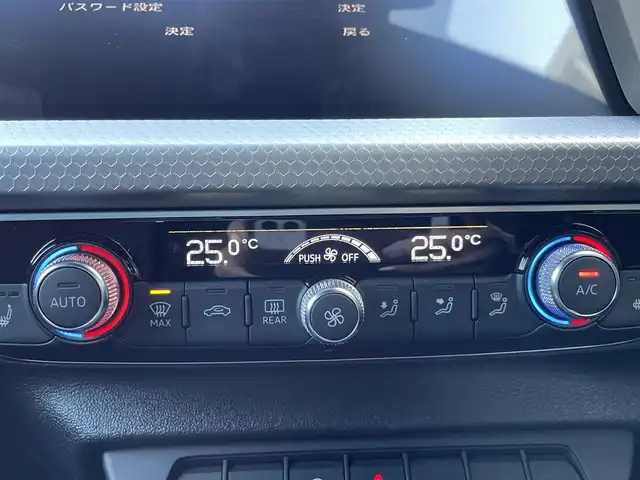 アウディ Ａ１ SB 25TFSI Sライン 静岡県 2021(令3)年 2.5万km ミトスブラックメタリック コンビニエンスパッケージ/・アドバンストキー/・リヤビューカメラ/・アウディパーキングシステム/・デラックスオートマチックエアコンディショナー/・シートヒーター/MMIナビ/(Bluetooth/USB/フルセグ/AM/FM)/ACC/ブラインドスポットモニター/バックカメラ/LEDライト/ETC2.0/純正17インチアルミホイール/ドライブレコーダー/純正フロアマット/取扱説明書