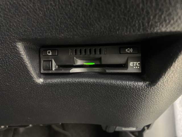 トヨタ シエンタ G クエロ 埼玉県 2018(平30)年 2.8万km ホワイトパールクリスタルシャイン 純正ナビ/　(Bluetooth/CD/DVD/FM/AM)/フルセグテレビ/バックカメラ/ビルトインETC/前方ドライブレコーダー/両側パワースライドドア/ハーフレザーシート/衝突被害軽減ブレーキ/車線逸脱警報/クリアランスソナー/オートハイビーム/オートLEDライト/フォグランプ/プッシュスタート/アイドリングストップ/社外15インチアルミホイール