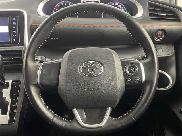 トヨタ シエンタ G クエロ 埼玉県 2018(平30)年 2.8万km ホワイトパールクリスタルシャイン 純正ナビ/　(Bluetooth/CD/DVD/FM/AM)/フルセグテレビ/バックカメラ/ビルトインETC/前方ドライブレコーダー/両側パワースライドドア/ハーフレザーシート/衝突被害軽減ブレーキ/車線逸脱警報/クリアランスソナー/オートハイビーム/オートLEDライト/フォグランプ/プッシュスタート/アイドリングストップ/社外15インチアルミホイール