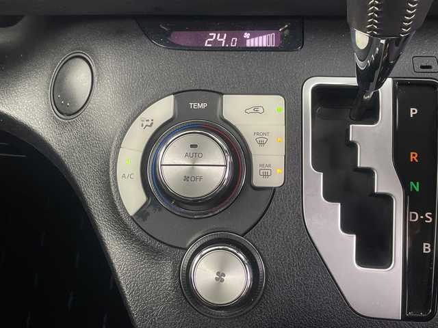 トヨタ シエンタ G クエロ 埼玉県 2018(平30)年 2.8万km ホワイトパールクリスタルシャイン 純正ナビ/　(Bluetooth/CD/DVD/FM/AM)/フルセグテレビ/バックカメラ/ビルトインETC/前方ドライブレコーダー/両側パワースライドドア/ハーフレザーシート/衝突被害軽減ブレーキ/車線逸脱警報/クリアランスソナー/オートハイビーム/オートLEDライト/フォグランプ/プッシュスタート/アイドリングストップ/社外15インチアルミホイール