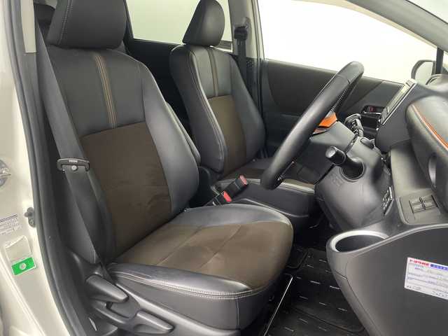 トヨタ シエンタ G クエロ 埼玉県 2018(平30)年 2.8万km ホワイトパールクリスタルシャイン 純正ナビ/　(Bluetooth/CD/DVD/FM/AM)/フルセグテレビ/バックカメラ/ビルトインETC/前方ドライブレコーダー/両側パワースライドドア/ハーフレザーシート/衝突被害軽減ブレーキ/車線逸脱警報/クリアランスソナー/オートハイビーム/オートLEDライト/フォグランプ/プッシュスタート/アイドリングストップ/社外15インチアルミホイール