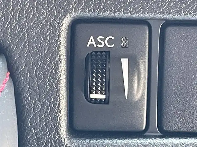 レクサス ＮＸ 300h Fスポーツ 岡山県 2019(令1)年 5.6万km グラファイトブラックガラスフレーク 車検R8年11月/純正メモリーナビ/フルセグTV/USB/Micro-SD/DVD/Blu-ray/Bluetooth/バックカメラ/プリクラッシュセーフティシステムセット/・レーダークルーズコントロール/・プリクラッシュセーフティ/・レーンキープアシスト/トリプルLEDオートヘッドライト/アダプティブハイビーム/カラーヘッドアップディスプレイ/パワーバックドア/専用赤革スポーツシート/シートヒーター/ベンチレーション/電動格納シート/スマートキー×2＋カードキーあり/ETC2.0/ドライブレコーダー/禁煙車/保証書/取説