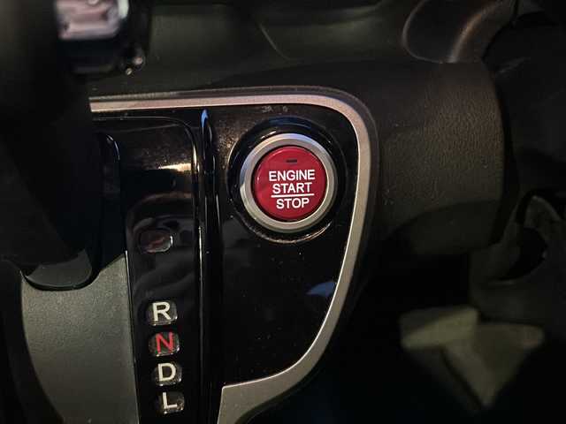 ホンダ Ｎ ＢＯＸ カスタム G Lパッケージ 埼玉県 2012(平24)年 4.8万km ポリッシュドメタルメタリック 登録時走行距離47236km/4WD/Lパッケージ/ナビ装着スペシャルパッケージ/純正HDDナビゲーション/（CD/DVD）/フルセグテレビ /バックカメラ/純正14インチアルミイール/両側電動スライドドア/HIDヘッドライト/フォグランプ/オートライト/ETC/電動格納ミラー/ドアバイザー/プッシュスタート/スマートキー/アイドリングストップ/新車保証書/取扱説明書