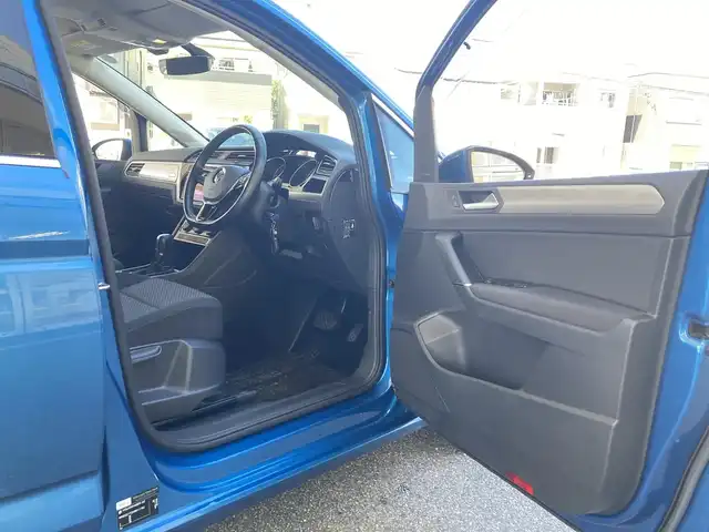 フォルクスワーゲン ゴルフ トゥーラン TDI コンフォートライン 兵庫県 2019(平31)年 2.6万km 青 純正メモリーナビ/フルセグTV/CD/DVD/Bluetooth/SD/FM/AM/バックカメラ/ビルトインETC2.0/GPSレーダー探知機/プリクラッシュブレーキシステム/アダプティブクルーズコントロール/パドルシフト/LEDヘッドライト/オートライト/ステアリングスイッチ/ルーフレール/パドルシフト/オートホールド/電格ミラー/ドアバイザー/純正フロアマット/革巻きステアリング/ISOFIX/アイドリングストップ/横滑り防止装置/スペアキー1本/新車時保証書/取扱説明書