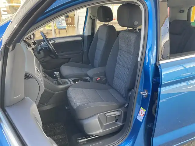 フォルクスワーゲン ゴルフ トゥーラン TDI コンフォートライン 兵庫県 2019(平31)年 2.6万km 青 純正メモリーナビ/フルセグTV/CD/DVD/Bluetooth/SD/FM/AM/バックカメラ/ビルトインETC2.0/GPSレーダー探知機/プリクラッシュブレーキシステム/アダプティブクルーズコントロール/パドルシフト/LEDヘッドライト/オートライト/ステアリングスイッチ/ルーフレール/パドルシフト/オートホールド/電格ミラー/ドアバイザー/純正フロアマット/革巻きステアリング/ISOFIX/アイドリングストップ/横滑り防止装置/スペアキー1本/新車時保証書/取扱説明書