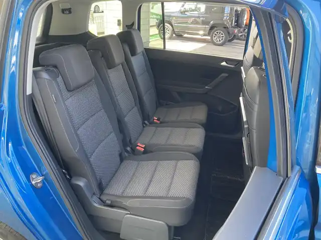 フォルクスワーゲン ゴルフ トゥーラン TDI コンフォートライン 兵庫県 2019(平31)年 2.6万km 青 純正メモリーナビ/フルセグTV/CD/DVD/Bluetooth/SD/FM/AM/バックカメラ/ビルトインETC2.0/GPSレーダー探知機/プリクラッシュブレーキシステム/アダプティブクルーズコントロール/パドルシフト/LEDヘッドライト/オートライト/ステアリングスイッチ/ルーフレール/パドルシフト/オートホールド/電格ミラー/ドアバイザー/純正フロアマット/革巻きステアリング/ISOFIX/アイドリングストップ/横滑り防止装置/スペアキー1本/新車時保証書/取扱説明書