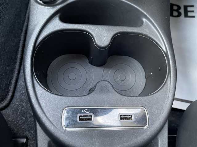 フィアット ５００ 1．2 ポップ 福岡県 2021(令3)年 4.5万km 赤 クルーズコントロール/Ｕ－ｕｃｏｎｎｅｃｔ　/Ａｐｐｌｅｃａｒｐｌａｙ/ａｎｄｒｏｉｄａｕｔｏ　/Ｂｌｕｅｔｏｏｔｈ　/バックカメラ　/白ハーフレザーシート　/ステアリングスイッチ　/スペアタイヤ　/新車保証書/ＥＴＣ