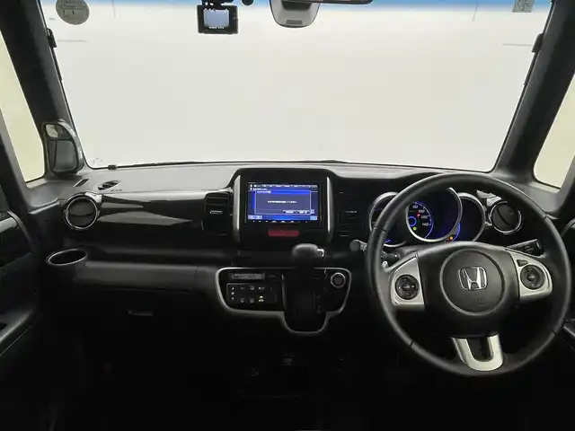 ホンダ Ｎ ＢＯＸ カスタム ターボ SSパッケージ 群馬県 2015(平27)年 2.7万km スマートブラック 衝突軽減　社外７型ナビ　両側パワースライドドア　　バックカメラ　ＨＩＤオートヘッドライト　前後ドライブレコーダー　純正１５インチアルミホイール　クルーズコントロール　ＥＴＣパドルシフト　ＡＢＳ　禁煙車