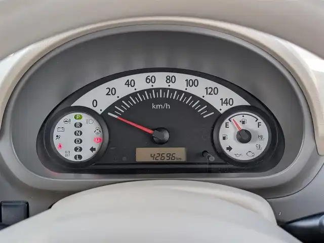 スズキ アルト F 福井県 2013(平25)年 4.3万km ミルクティーベージュメタリック 前方ドライブレコーダー/純正カーオーディオ（CD/AM/FM）/純正ホイルキャップ/盗難防止装置/社外フロアマット/ダブルエアバッグ/リモコンキー/保証書・取説