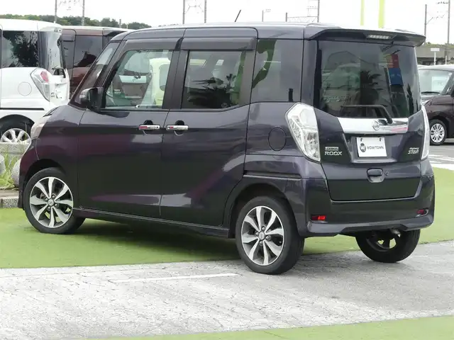 日産 デイズ ルークス ハイウェイスターターボ 千葉県 2015(平27)年 5.8万km プレミアムパープルP エマージェンシーブレーキ/アイドリングストップ/両側パワースライドドア/純正SDナビ/地デジTV/【DVD/CD再生機能　Bluetooth接続】/アラウンドビューモニター/革巻きステアリング/ETC/HIDヘッドライト/フォグライト/ウインカーミラー/純正15インチアルミホイル/インテリジェントキー