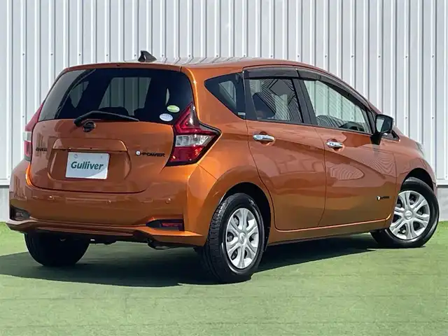 日産 ノート e－パワー X 香川県 2017(平29)年 2.9万km プレミアムコロナオレンジ 登録時走行距離：28757km/ディーラー純正SDナビ/　CD DVD BT フルセグTV/デジタルインナーミラー/全方位カメラ/エマージェンシーブレーキ/レーンキープアシスト/横滑り防止装置/LEDヘッドライト/オートライト/純正ドライブレコーダー/ETC/ステアリングスイッチ/プッシュスタート/インテリジェントキー