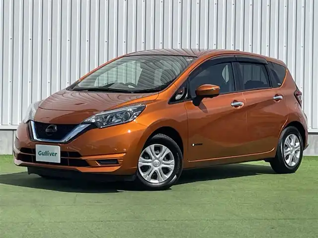 日産 ノート e－パワー X 香川県 2017(平29)年 2.9万km プレミアムコロナオレンジ 登録時走行距離：28757km/ディーラー純正SDナビ/　CD DVD BT フルセグTV/デジタルインナーミラー/全方位カメラ/エマージェンシーブレーキ/レーンキープアシスト/横滑り防止装置/LEDヘッドライト/オートライト/純正ドライブレコーダー/ETC/ステアリングスイッチ/プッシュスタート/インテリジェントキー