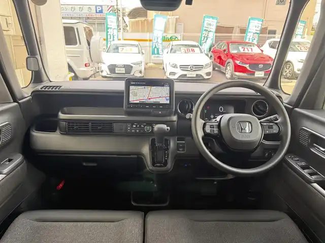 ホンダ Ｎ ＢＯＸ カスタム 愛知県 2024(令6)年 0.5万km クリスタルブラックパール /禁煙車//ワンオーナー//Gathers８インチナビ//フルセグ/USB/Bluetooth//TV　CONTROL SV//ナビ装着用スペシャルパッケージ//バックカメラ//ビルドインETC//両側パワースライドドア//シートヒーター//ダイレクトプロジェクション式フルLEDヘッドライト//シーケンシャルターンシグナルランプ//デイタイムランニングランプ//インテリアイルミネーション//オートハイビーム//Honda SENSING//衝突軽減ブレーキ//車線維持支援システム//アダプティブクルーズコントロール//歩行者事故低減ステアリング//路外逸脱抑制機能//誤発進抑制機能//後方誤発進抑制機能//近距離衝突軽減ブレーキ//急アクセル抑制機能//パーキングセンサー//先行車発進お知らせ機能//標識認識機能//チップアップシート//リアロールサンシェード//コンビニフック付シートバックテーブル//360° スーパーUV・IRカットパッケージ//純正14インチアルミホイール//VSA//ECON//プッシュスタート//スマートスペアキー//オートリトラウィンカーミラー//純正フロアマット//純正ドアバイザー//保証書/取扱説明書//ETC取扱説明書/ナビ取扱説明書//D点検整備記録簿R6.R7