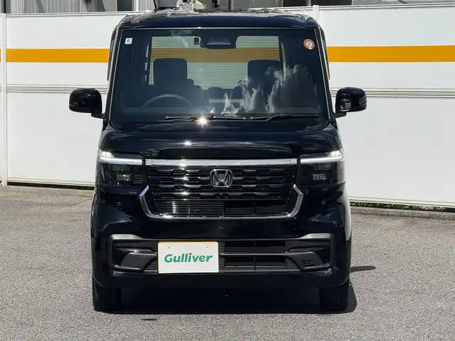 ホンダ Ｎ ＢＯＸ カスタム 愛知県 2024(令6)年 0.5万km クリスタルブラックパール /禁煙車//ワンオーナー//Gathers８インチナビ//フルセグ/USB/Bluetooth//TV　CONTROL SV//ナビ装着用スペシャルパッケージ//バックカメラ//ビルドインETC//両側パワースライドドア//シートヒーター//ダイレクトプロジェクション式フルLEDヘッドライト//シーケンシャルターンシグナルランプ//デイタイムランニングランプ//インテリアイルミネーション//オートハイビーム//Honda SENSING//衝突軽減ブレーキ//車線維持支援システム//アダプティブクルーズコントロール//歩行者事故低減ステアリング//路外逸脱抑制機能//誤発進抑制機能//後方誤発進抑制機能//近距離衝突軽減ブレーキ//急アクセル抑制機能//パーキングセンサー//先行車発進お知らせ機能//標識認識機能//チップアップシート//リアロールサンシェード//コンビニフック付シートバックテーブル//360° スーパーUV・IRカットパッケージ//純正14インチアルミホイール//VSA//ECON//プッシュスタート//スマートスペアキー//オートリトラウィンカーミラー//純正フロアマット//純正ドアバイザー//保証書/取扱説明書//ETC取扱説明書/ナビ取扱説明書//D点検整備記録簿R6.R7