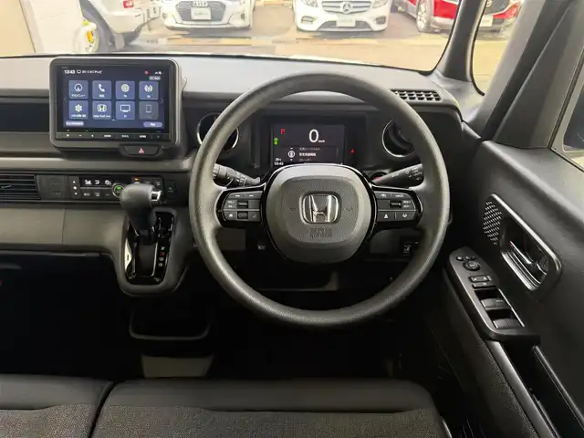 ホンダ Ｎ ＢＯＸ カスタム 愛知県 2024(令6)年 0.5万km クリスタルブラックパール /禁煙車//ワンオーナー//Gathers８インチナビ//フルセグ/USB/Bluetooth//TV　CONTROL SV//ナビ装着用スペシャルパッケージ//バックカメラ//ビルドインETC//両側パワースライドドア//シートヒーター//ダイレクトプロジェクション式フルLEDヘッドライト//シーケンシャルターンシグナルランプ//デイタイムランニングランプ//インテリアイルミネーション//オートハイビーム//Honda SENSING//衝突軽減ブレーキ//車線維持支援システム//アダプティブクルーズコントロール//歩行者事故低減ステアリング//路外逸脱抑制機能//誤発進抑制機能//後方誤発進抑制機能//近距離衝突軽減ブレーキ//急アクセル抑制機能//パーキングセンサー//先行車発進お知らせ機能//標識認識機能//チップアップシート//リアロールサンシェード//コンビニフック付シートバックテーブル//360° スーパーUV・IRカットパッケージ//純正14インチアルミホイール//VSA//ECON//プッシュスタート//スマートスペアキー//オートリトラウィンカーミラー//純正フロアマット//純正ドアバイザー//保証書/取扱説明書//ETC取扱説明書/ナビ取扱説明書//D点検整備記録簿R6.R7
