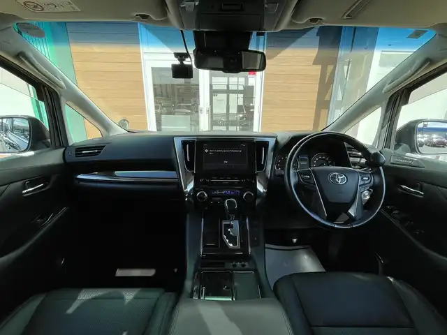 トヨタ アルファード S Cパッケージ 宮崎県 2020(令2)年 6.7万km ブラック 〇ツインムーンルーフ/〇9インチディスプレイオーディオ/〇フルセグTV/〇両側パワースライドドア/〇パワーバックドア/〇バックカメラ/〇ビルトインETC/〇ドライブレコーダー/〇リアシートエンターテインメントシステム/〇レーダークルーズコントロール/〇コーナーセンサー/〇セーフティセンス/〇インテリジェントクリアランスソナー/〇三眼LEDヘッドランプ/〇LEDフロントフォグランプ/〇革巻きコンビステアリングホイール/〇ステアリングヒーター/〇ブラック合皮シート/〇パワーシート/〇シートヒーター/エアシート/〇純正18インチアルミホイール/〇TRDエアロ(F)/〇モデリスタエアロ(S/R)/〇スマートエントリー/プッシュスタートシステム/〇禁煙車