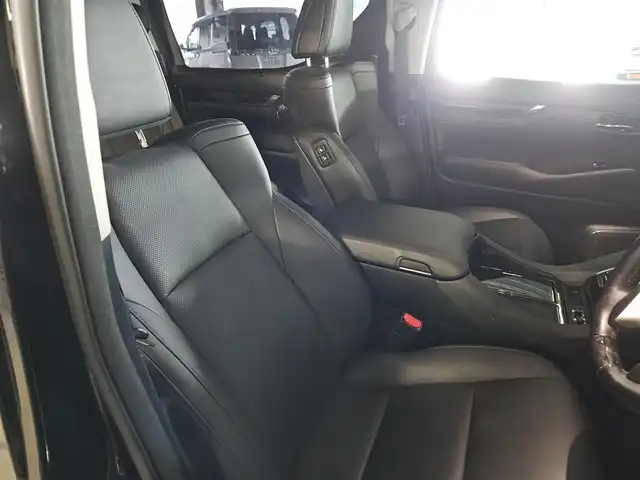 トヨタ アルファード S Cパッケージ 宮崎県 2020(令2)年 6.7万km ブラック 〇ツインムーンルーフ/〇9インチディスプレイオーディオ/〇フルセグTV/〇両側パワースライドドア/〇パワーバックドア/〇バックカメラ/〇ビルトインETC/〇ドライブレコーダー/〇リアシートエンターテインメントシステム/〇レーダークルーズコントロール/〇コーナーセンサー/〇セーフティセンス/〇インテリジェントクリアランスソナー/〇三眼LEDヘッドランプ/〇LEDフロントフォグランプ/〇革巻きコンビステアリングホイール/〇ステアリングヒーター/〇ブラック合皮シート/〇パワーシート/〇シートヒーター/エアシート/〇純正18インチアルミホイール/〇TRDエアロ(F)/〇モデリスタエアロ(S/R)/〇スマートエントリー/プッシュスタートシステム/〇禁煙車