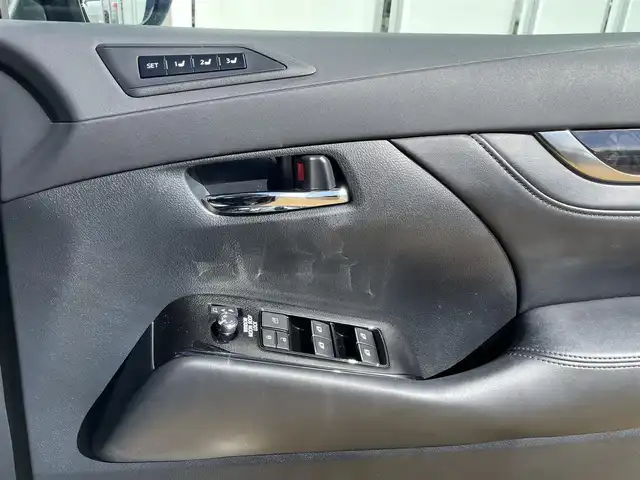 トヨタ アルファード S Cパッケージ 宮崎県 2020(令2)年 6.7万km ブラック 〇ツインムーンルーフ/〇9インチディスプレイオーディオ/〇フルセグTV/〇両側パワースライドドア/〇パワーバックドア/〇バックカメラ/〇ビルトインETC/〇ドライブレコーダー/〇リアシートエンターテインメントシステム/〇レーダークルーズコントロール/〇コーナーセンサー/〇セーフティセンス/〇インテリジェントクリアランスソナー/〇三眼LEDヘッドランプ/〇LEDフロントフォグランプ/〇革巻きコンビステアリングホイール/〇ステアリングヒーター/〇ブラック合皮シート/〇パワーシート/〇シートヒーター/エアシート/〇純正18インチアルミホイール/〇TRDエアロ(F)/〇モデリスタエアロ(S/R)/〇スマートエントリー/プッシュスタートシステム/〇禁煙車