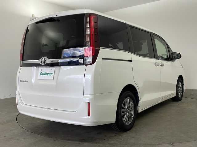 トヨタ エスクァイア Gi 兵庫県 2015(平27)年 7.6万km ホワイトパールクリスタルシャイン ・純正9インチSDナビ＆フルセグ＆BT＆DV/・バックカメラ/・両側パワースライドドア/・ビルトインETC/・社外前方ドライブレコーダー/・合皮シート/・前席シートヒーター/・革巻きステアリング/・ステアリングリモコン/・LEDヘッドライト/・フォグ/・オートライト/・オートマチックハイビーム/・2列目サンシェード/・クルーズコントロール/・スマートキー/・プッシュスタート/・純正15インチアルミホイール/・横滑り防止装置/・アイドリングストップ/・純正フロアマット